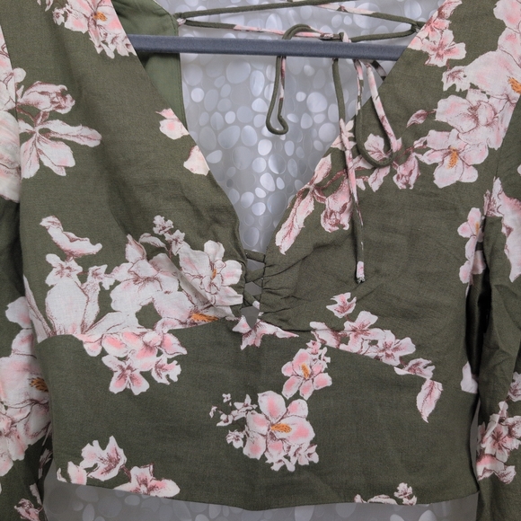 Zara Floral Olive Crop Top - Picture 4 of 5